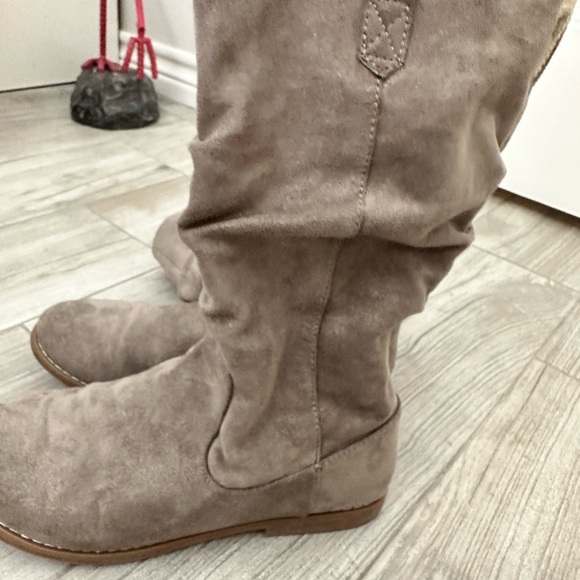 Fur lined girls boots Olive and Edie size 5 - Picture 5 of 5